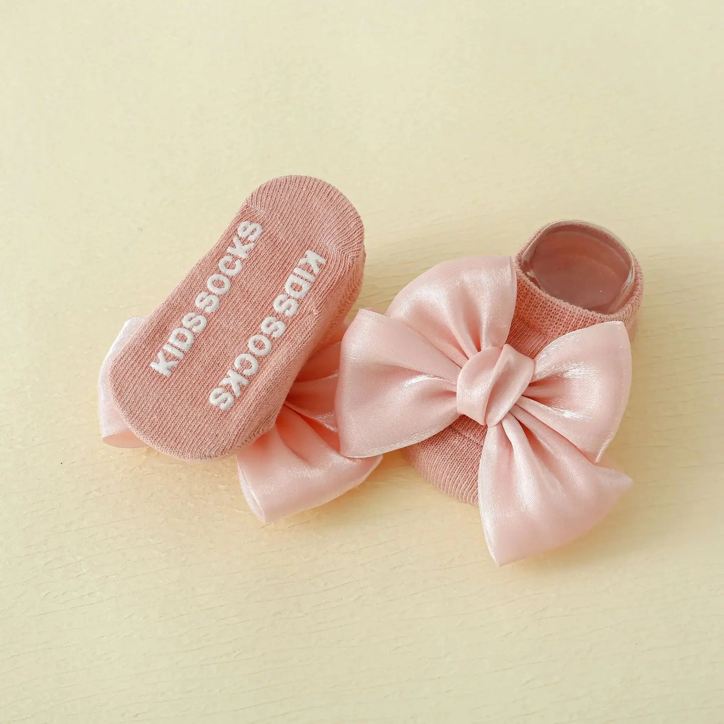 Fiyonklu Çorap bedobee